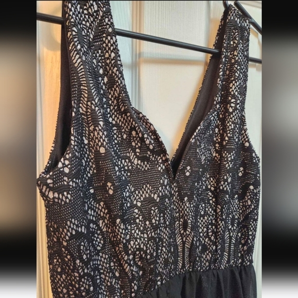 Festive/Formal Dress - Picture 2 of 4